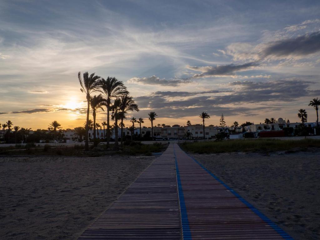 Jardin Privado # Netflix # Playa A 8Min # Wifi # Familia # Apartamento Бера Екстер'єр фото