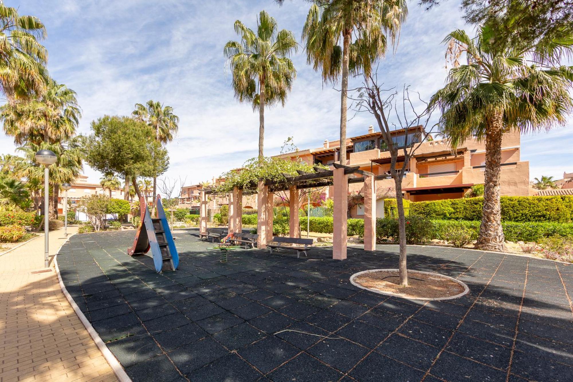 Jardin Privado # Netflix # Playa A 8Min # Wifi # Familia # Apartamento Бера Екстер'єр фото