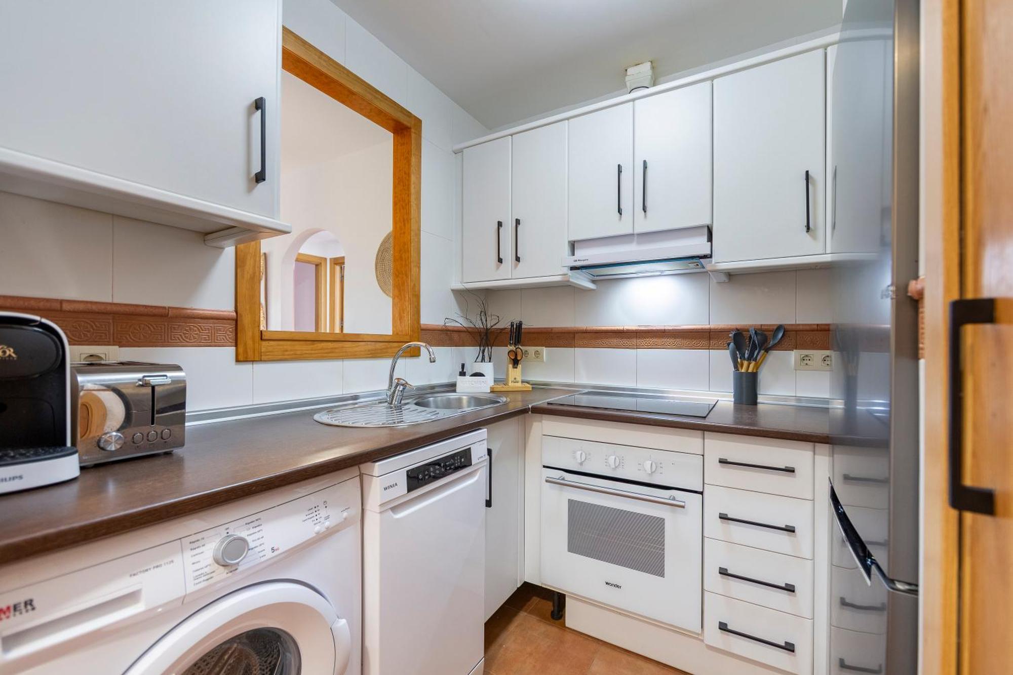 Jardin Privado # Netflix # Playa A 8Min # Wifi # Familia # Apartamento Бера Екстер'єр фото