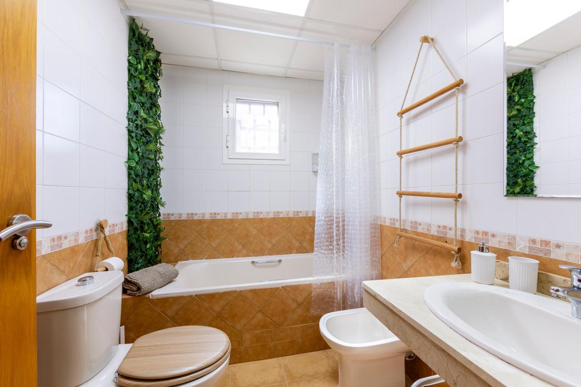 Jardin Privado # Netflix # Playa A 8Min # Wifi # Familia # Apartamento Бера Екстер'єр фото