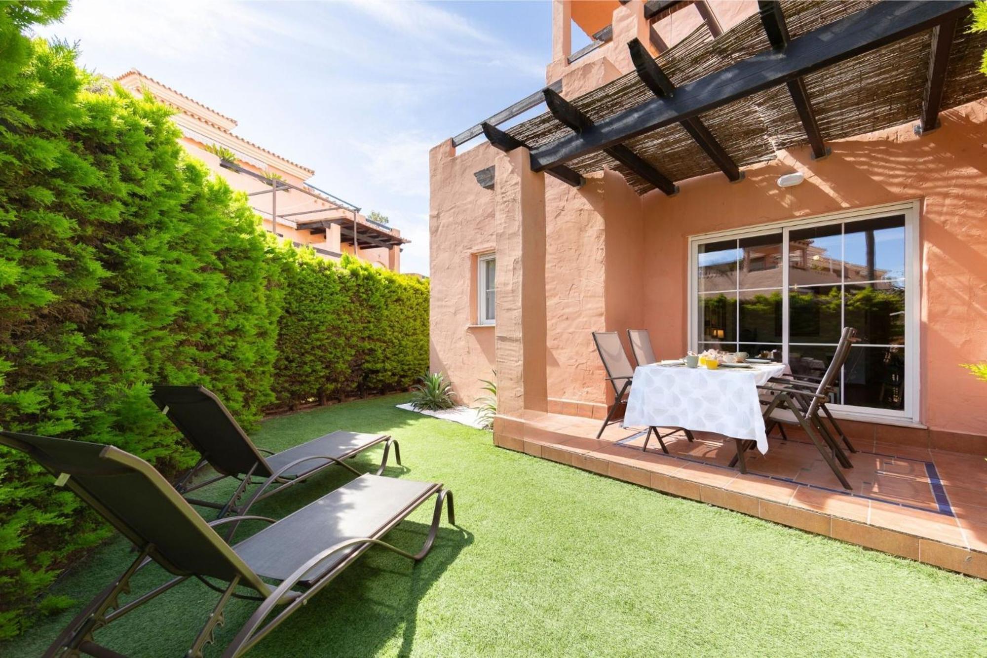 Jardin Privado # Netflix # Playa A 8Min # Wifi # Familia # Apartamento Бера Екстер'єр фото