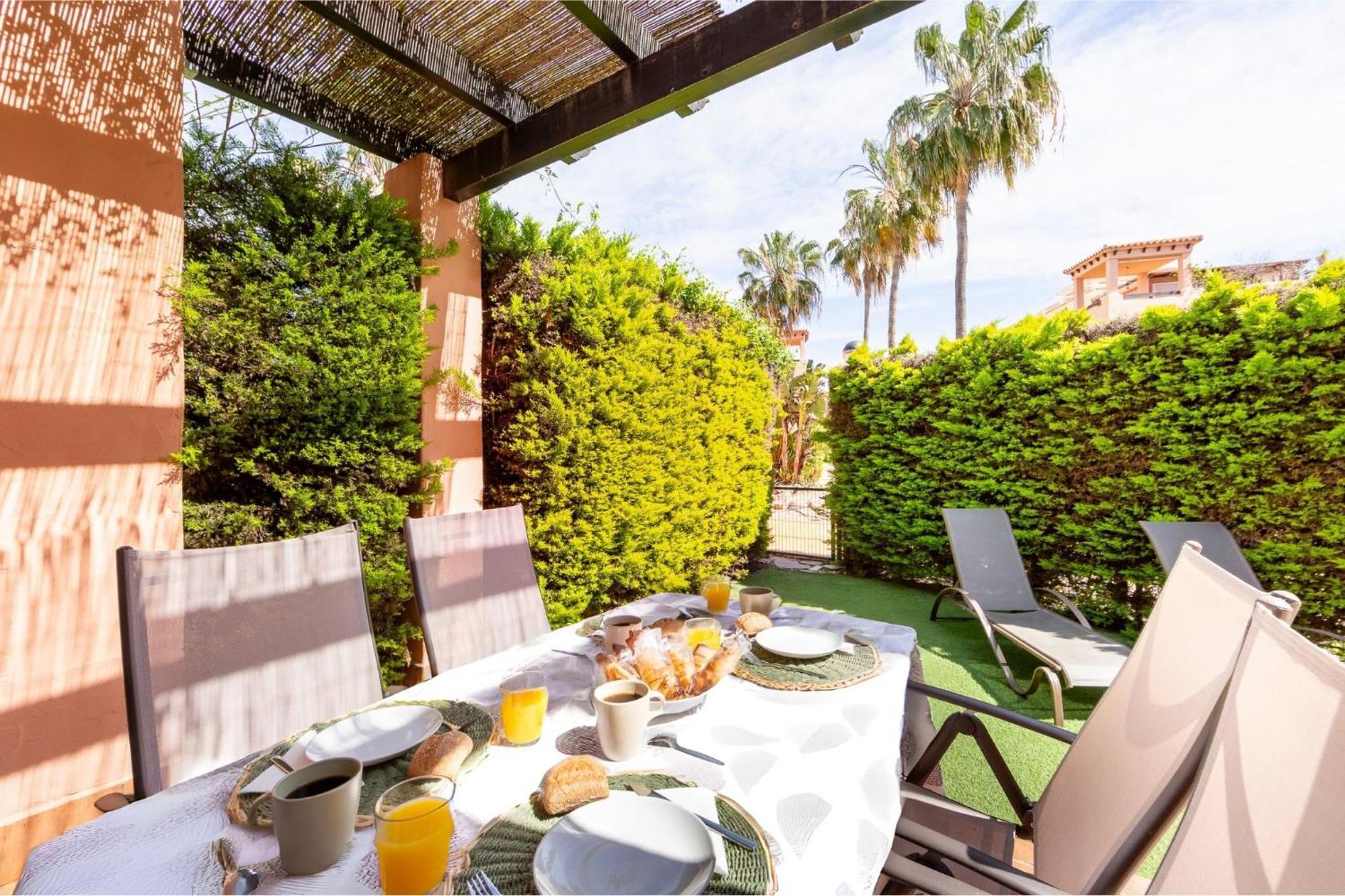 Jardin Privado # Netflix # Playa A 8Min # Wifi # Familia # Apartamento Бера Екстер'єр фото